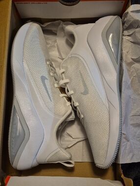 Nike Air Zoom Bella 7 Pure Platinum White